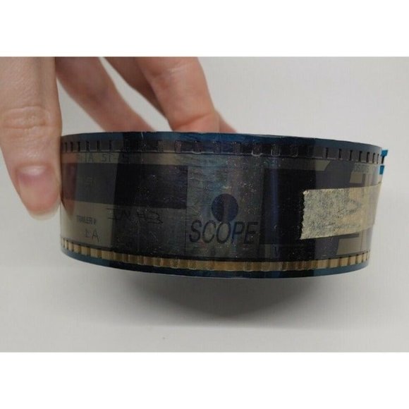 Due Date Movie Theater Trailer 35mm Film SCOPE Trailer #1A 2min 20sec. Rated R - Picture 6 of 8